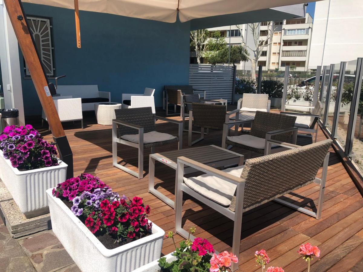 Hotel-Residence-B&B Le Dune Beach Service Included Lido Adriano Dış mekan fotoğraf