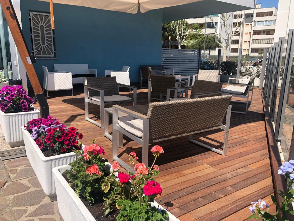 Hotel-Residence-B&B Le Dune Beach Service Included Lido Adriano Dış mekan fotoğraf